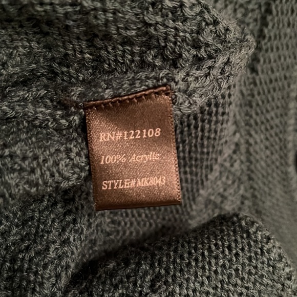 MAK Sweater Dress - Picture 4 of 4